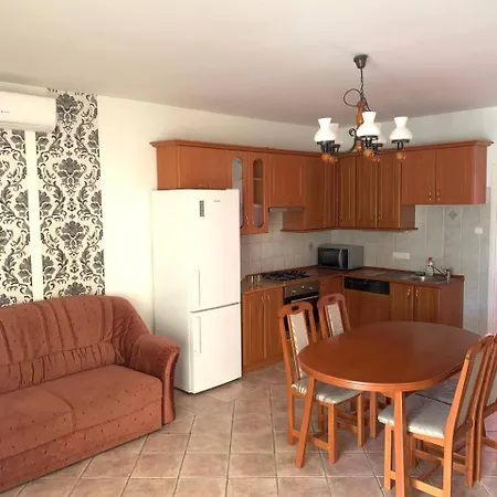 Zámor 10 Apartmant *