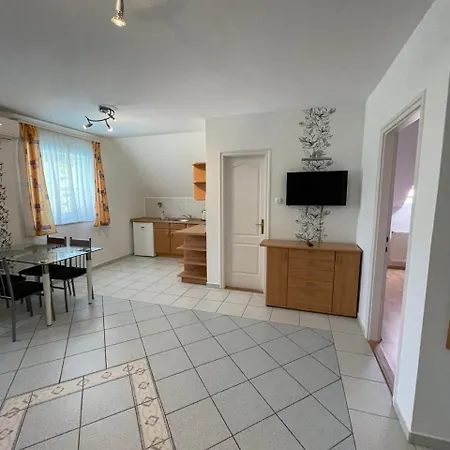 Zámor 10 Apartmant Apartmán *